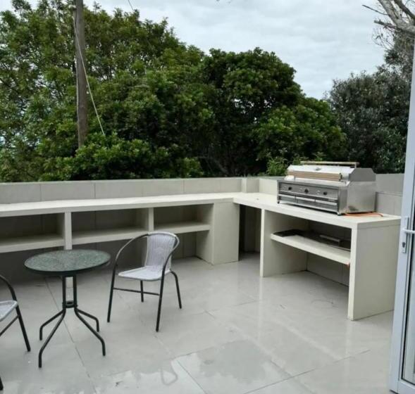 ペンション Lovemore Escape