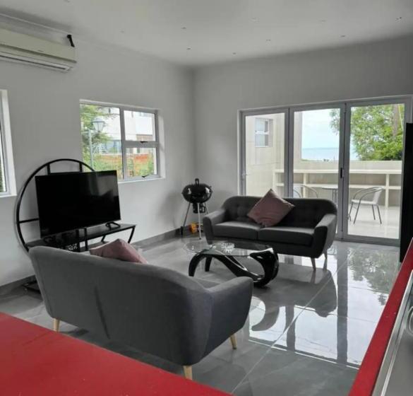 ペンション Lovemore Escape