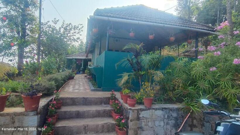 פנסיון Madhuvana Guest House