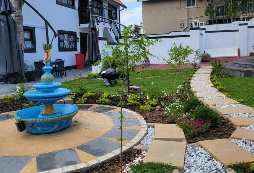 بنسيون Orca Estate Guesthouse Self Catering Accommodation