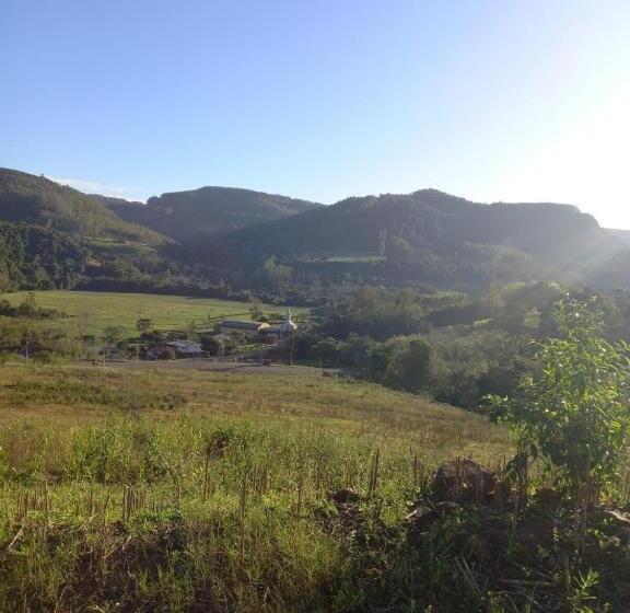 ペンション Pousada Jardim Encantado