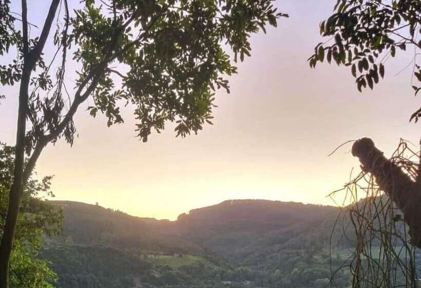 ペンション Pousada Jardim Encantado