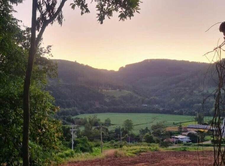 ペンション Pousada Jardim Encantado