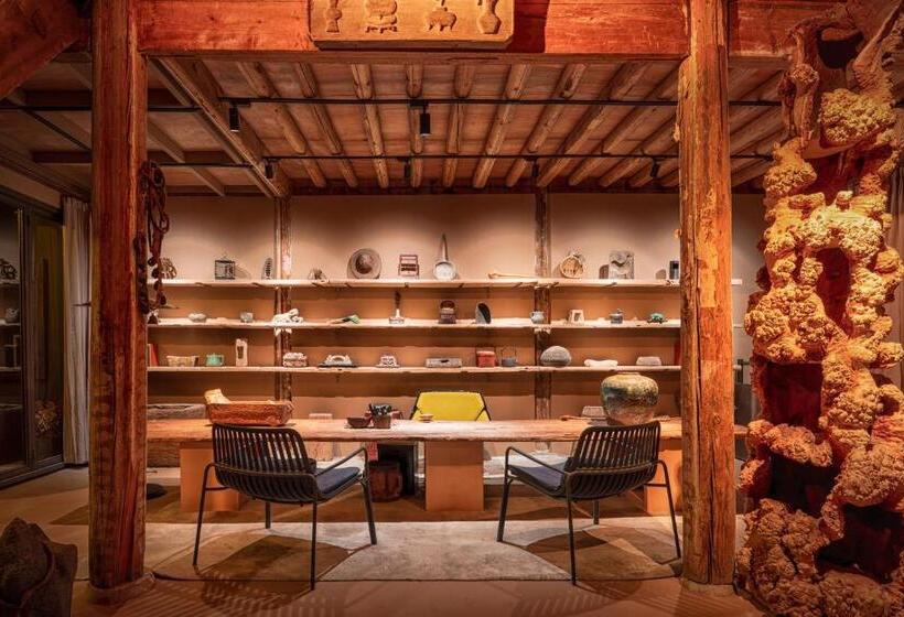 پانسیون Qushe Snowy Mountain View Art B&b