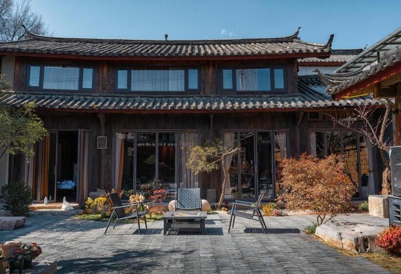 پانسیون Qushe Snowy Mountain View Art B&b