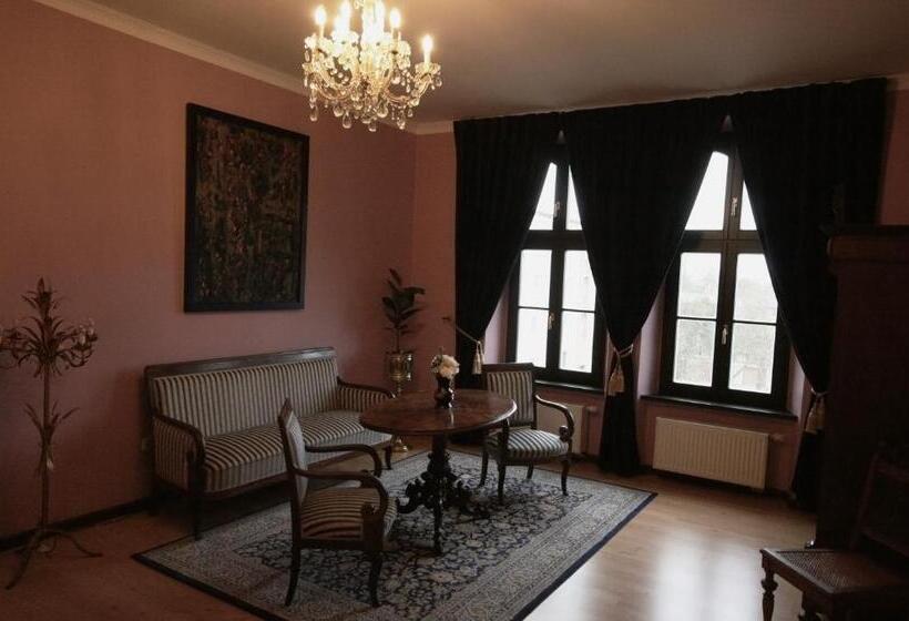 펜션 Wohnung Ruth  Turmzimmer Anno1869 Herrenhaus Viecheln