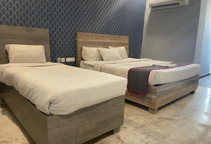 בית מלון כפרי Stayz Inn The Gate Of Madras