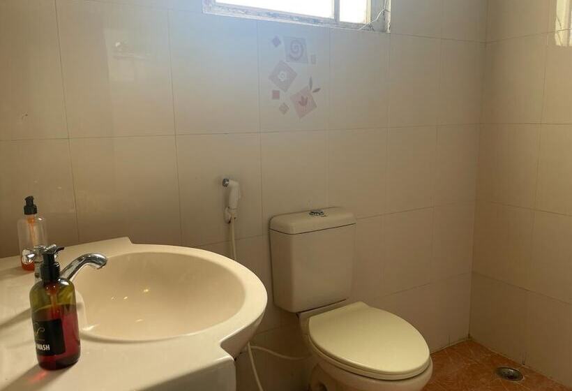 בית מלון כפרי Stayz Inn The Gate Of Madras