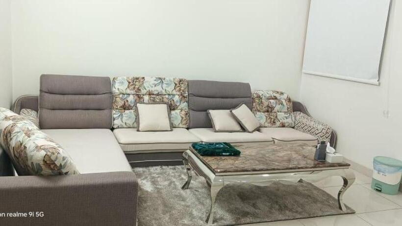 فندق رفال الغربية للشقق المخدومة