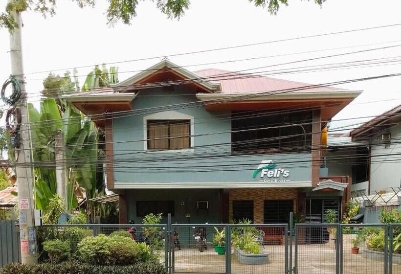 הוסטל Felli`s Guest House