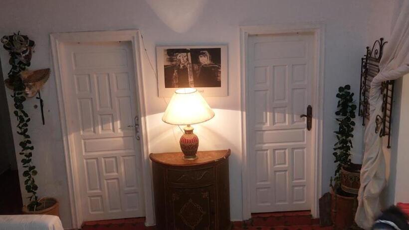 Hostel Banana Dar Baroud