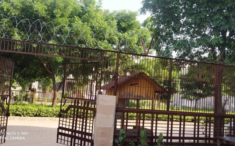 Bed and Breakfast Aishnoor Baikunth Dham Sewa Ashram