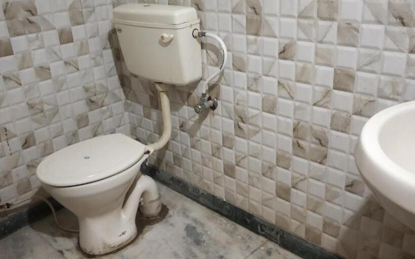 Bed and Breakfast Aishnoor Baikunth Dham Sewa Ashram