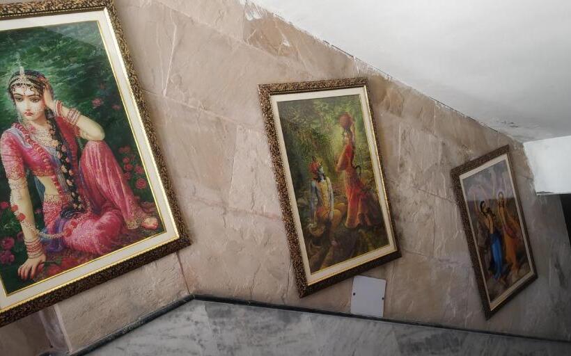 Bed and Breakfast Aishnoor Baikunth Dham Sewa Ashram