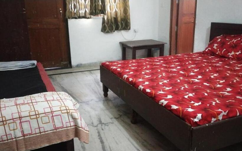 Bed and Breakfast Aishnoor Baikunth Dham Sewa Ashram