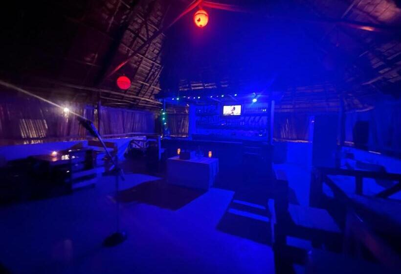 مبيت وإفطار New Dindini Lodge