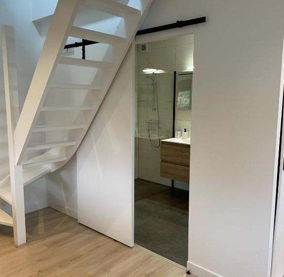 تختخواب و صبحانه Waltrilo