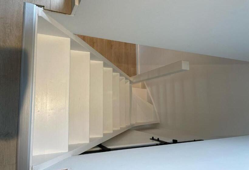 تختخواب و صبحانه Waltrilo