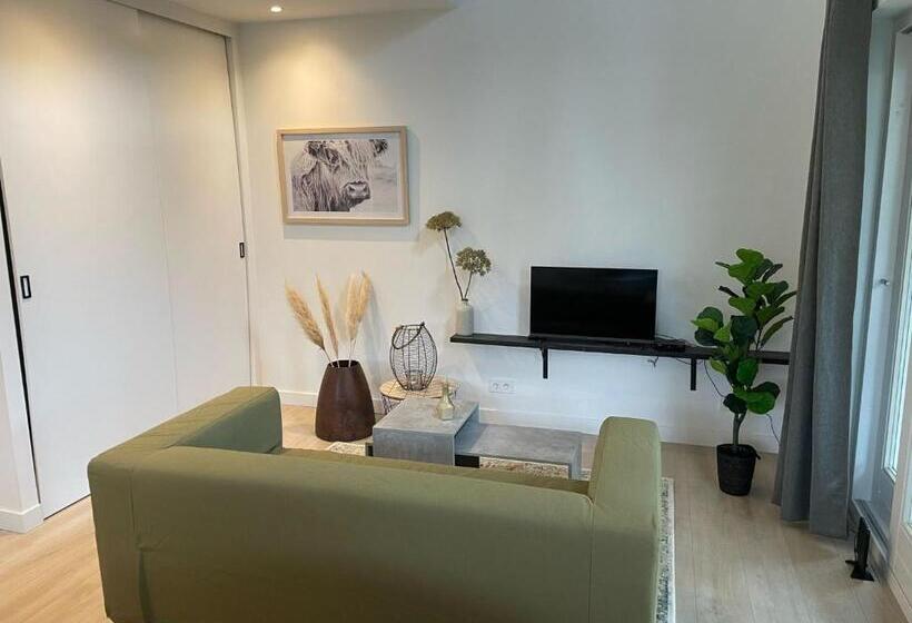 تختخواب و صبحانه Waltrilo