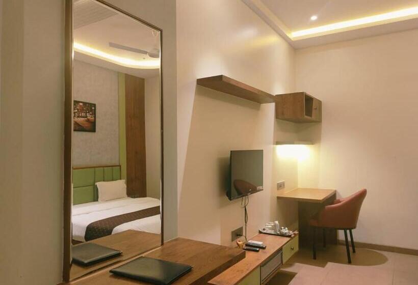 فندق Amar Palace Ahmednagar