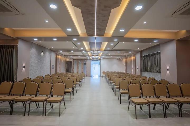 فندق Amar Palace Ahmednagar
