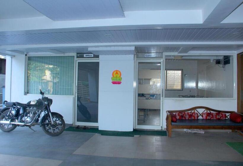 בית מלון כפרי Ambai Executive