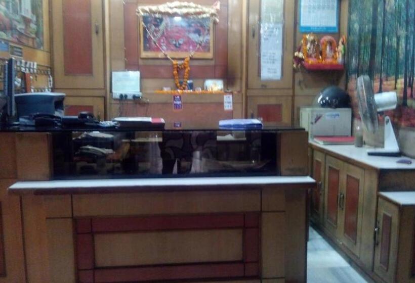 ホテル Anurag Prayagraj