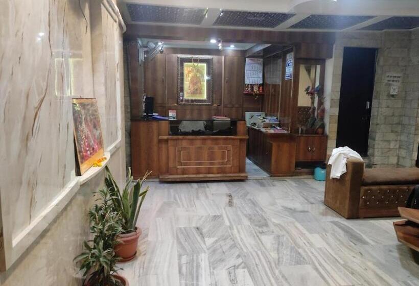 ホテル Anurag Prayagraj