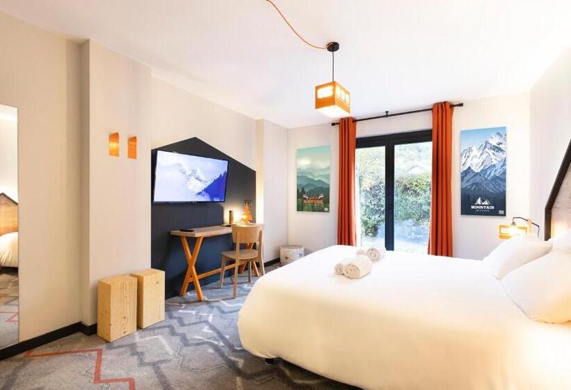 فندق Base Camp Lodge   Albertville