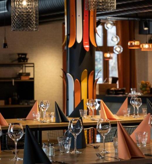 فندق Base Camp Lodge   Albertville