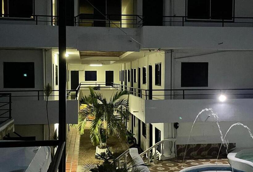 هتل Cabañas De Tolu