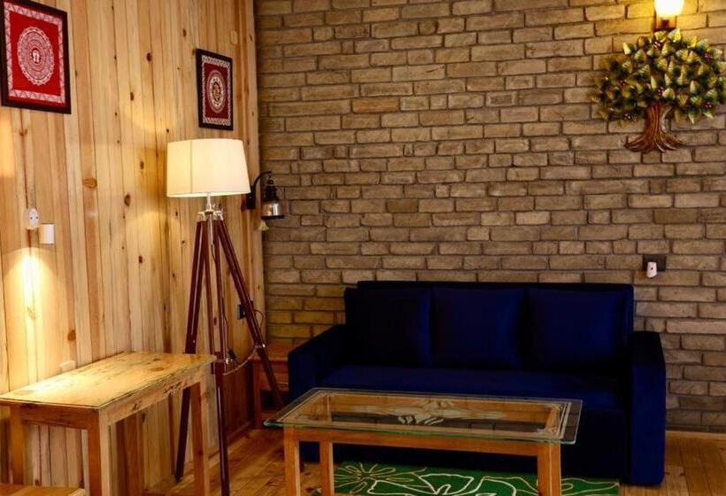 酒店 Kasar Himalaya Holiday Resort, Binsar Rd