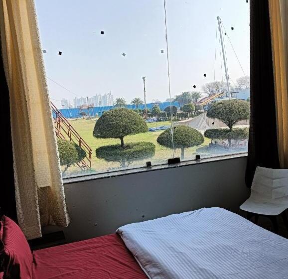 ホテル Krishna Funland Restaurant And Guest House