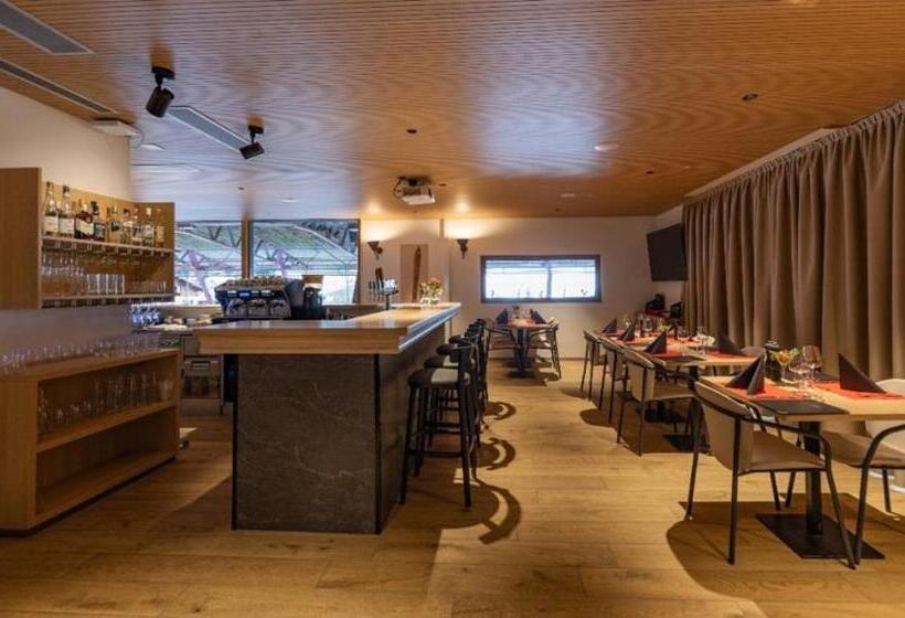 Отель Maison Des Sports