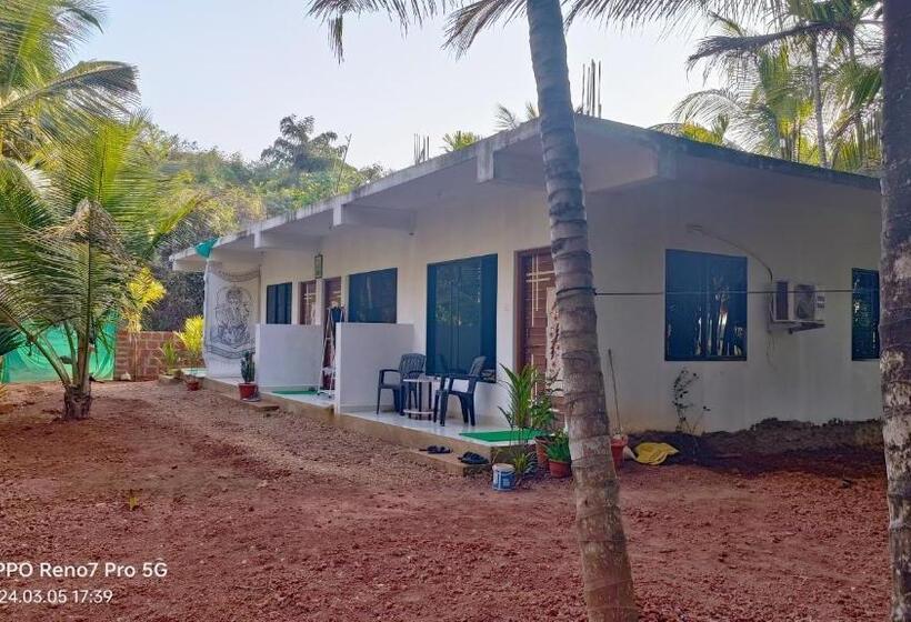 Hotel Makayla Farm Stay