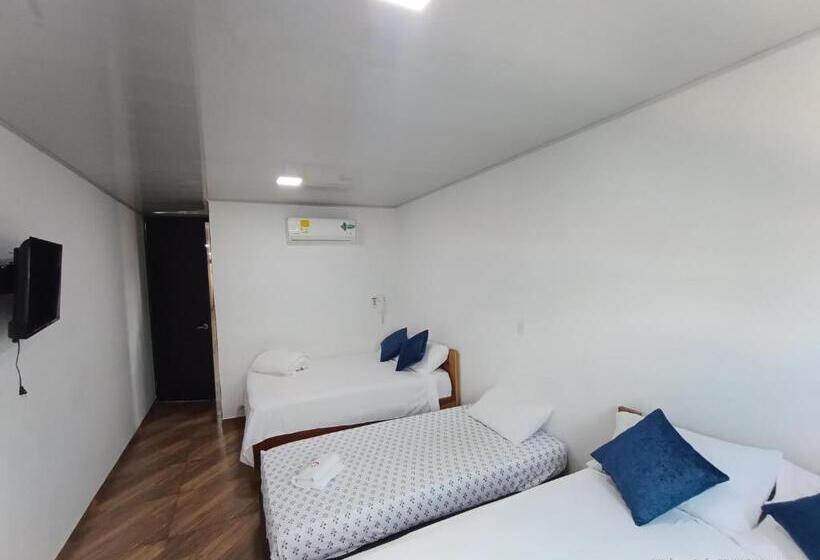 هتل Media Luna Cucuta