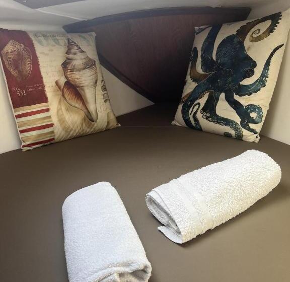 호텔 Nuits Enchantées Sur Les Flots Embarquez Pour Une Aventure Inédite à Sète