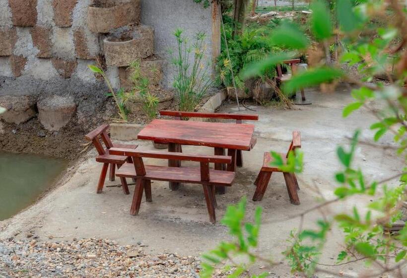 בית מלון כפרי Onjira Resort