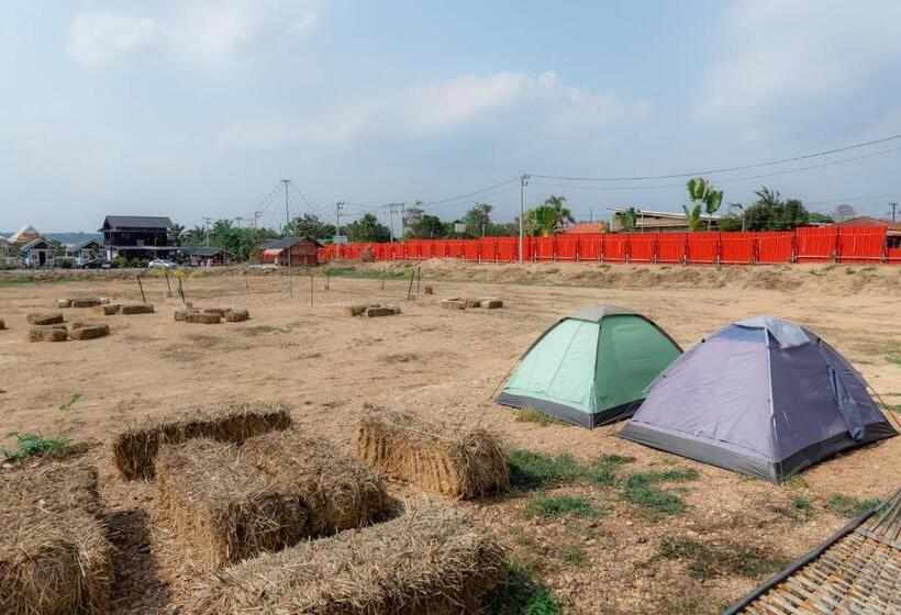 בית מלון כפרי Onjira Resort