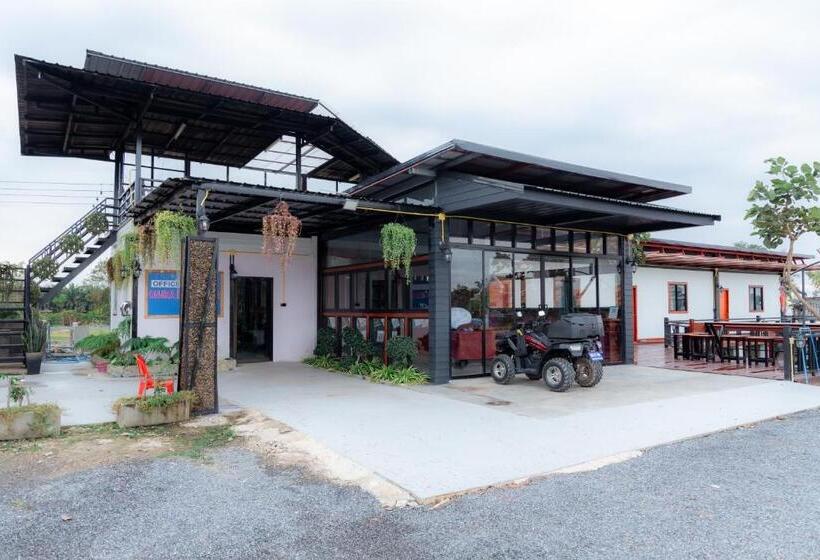 בית מלון כפרי Onjira Resort