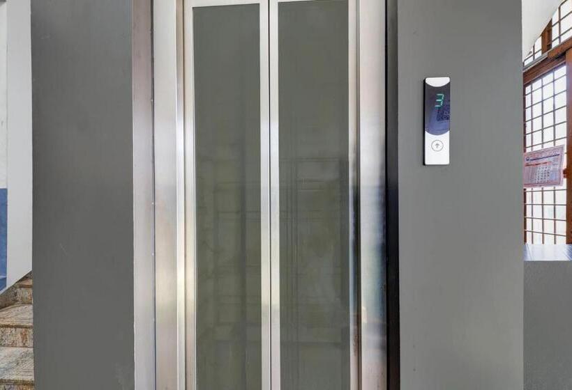 בית מלון כפרי Oyo 823110 Lakshmi Deluxe Lodge