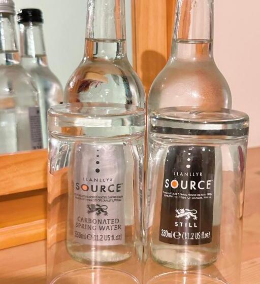 호텔 Penybont Restaurant + Inn