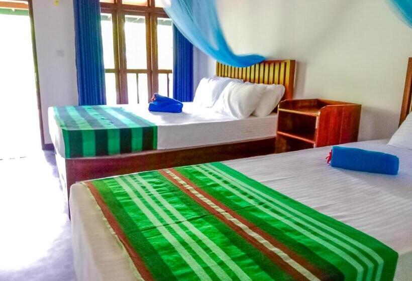 Отель Pride Rock Villa & Tree House