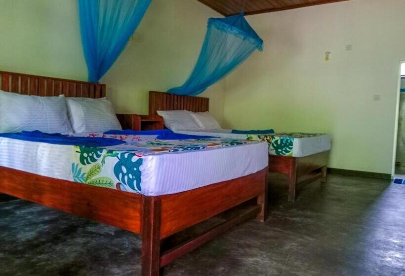 Отель Pride Rock Villa & Tree House