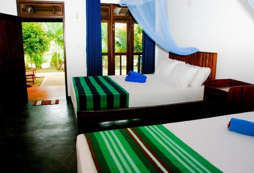 Отель Pride Rock Villa & Tree House