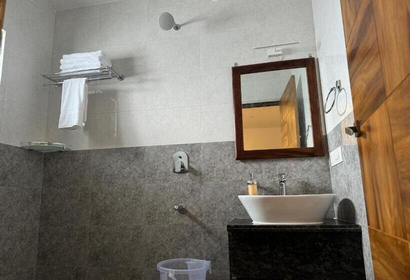 فندق Shikaar Inn