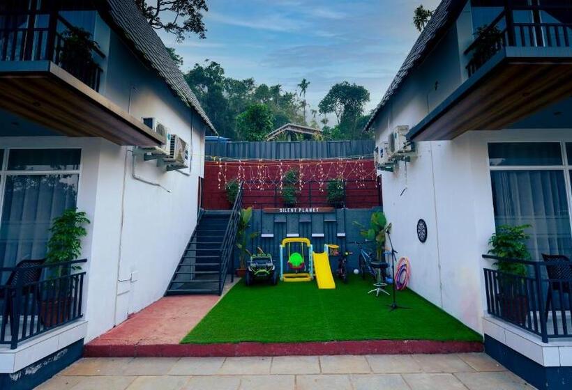 فندق Silent Planet Resort