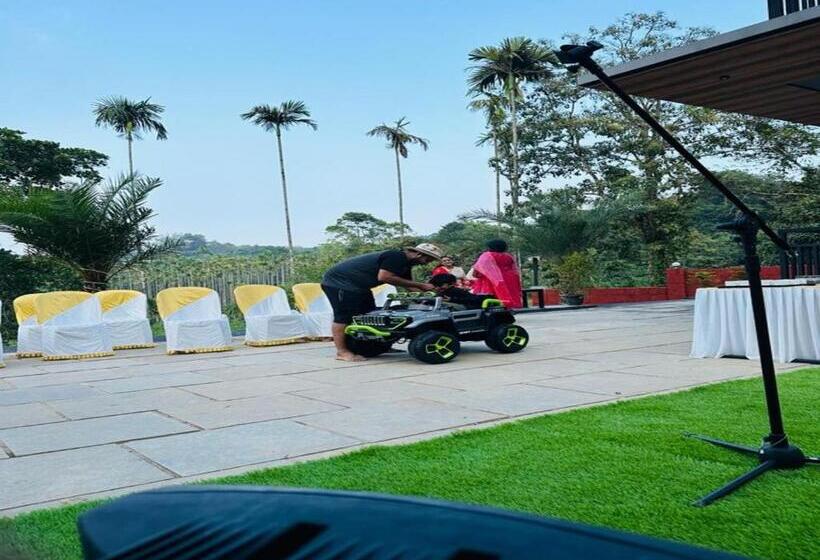 فندق Silent Planet Resort