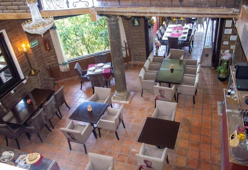 هتل Solache Inn