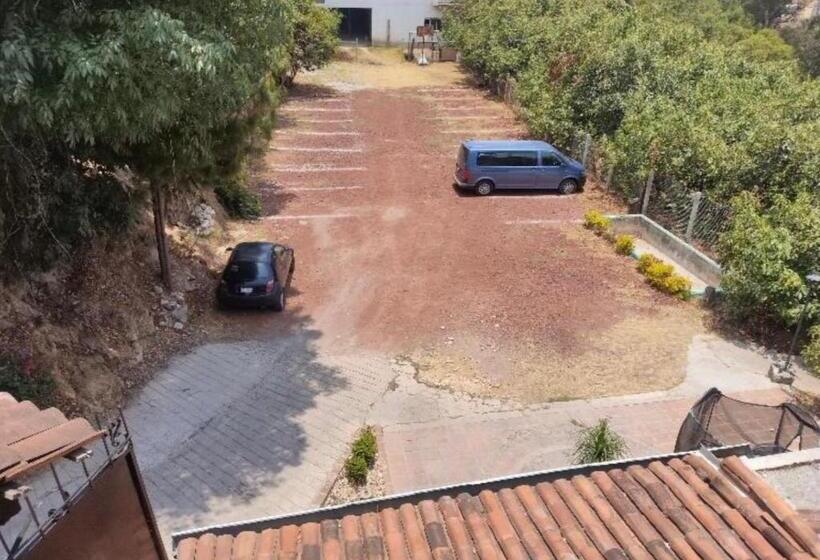 هتل Solache Inn